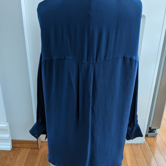 Vince blue silk blouse size small - Picture 2 of 3